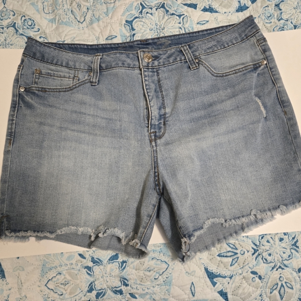 Seven7 Jean Shorts with Frayed Hem Womens Size 16 Denim Blue Color Resist
